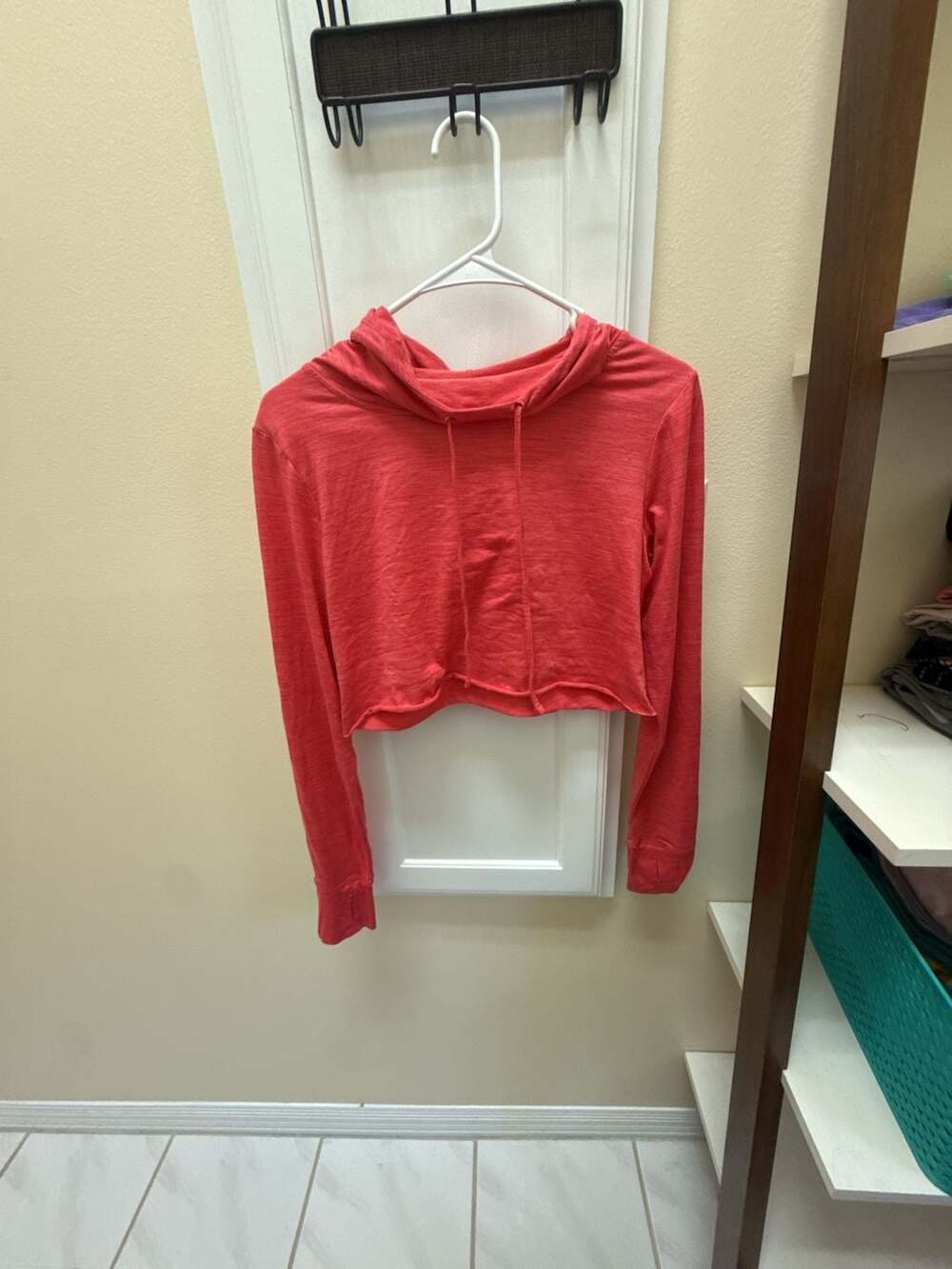 MUUU Women's Red Long Sleeve Cropped Hoodie